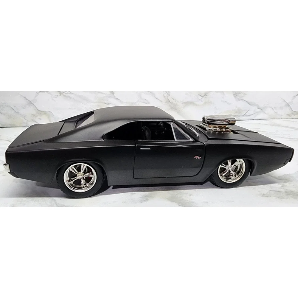 Fast & Furious Dom's 1970 Dodge Charger R/T, Matte Black 1:24 Diecast, No box